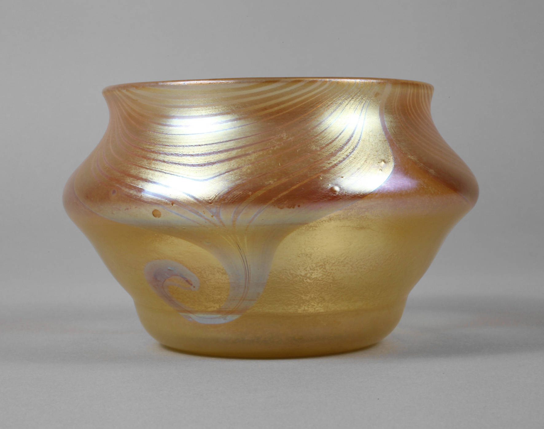 Loetz Wwe. Schale Jugendstil