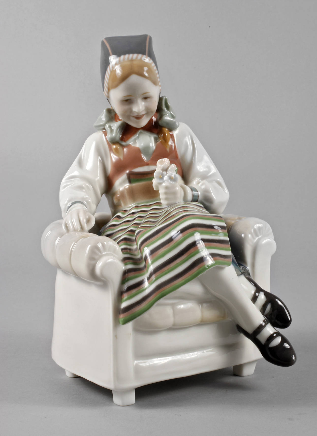 KPM Berlin ”Kind im Sessel”