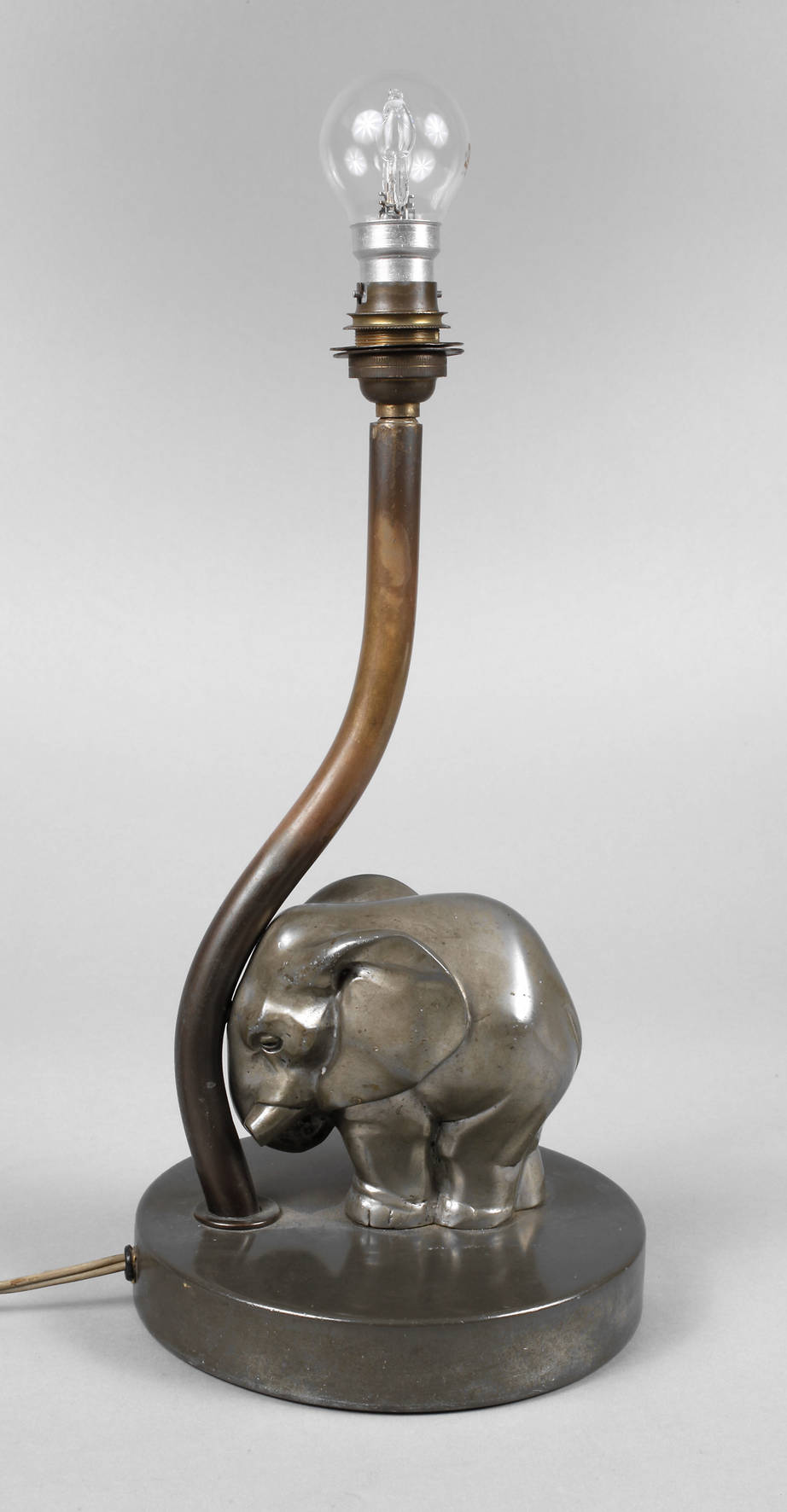 Figürliche Tischlampe Art déco