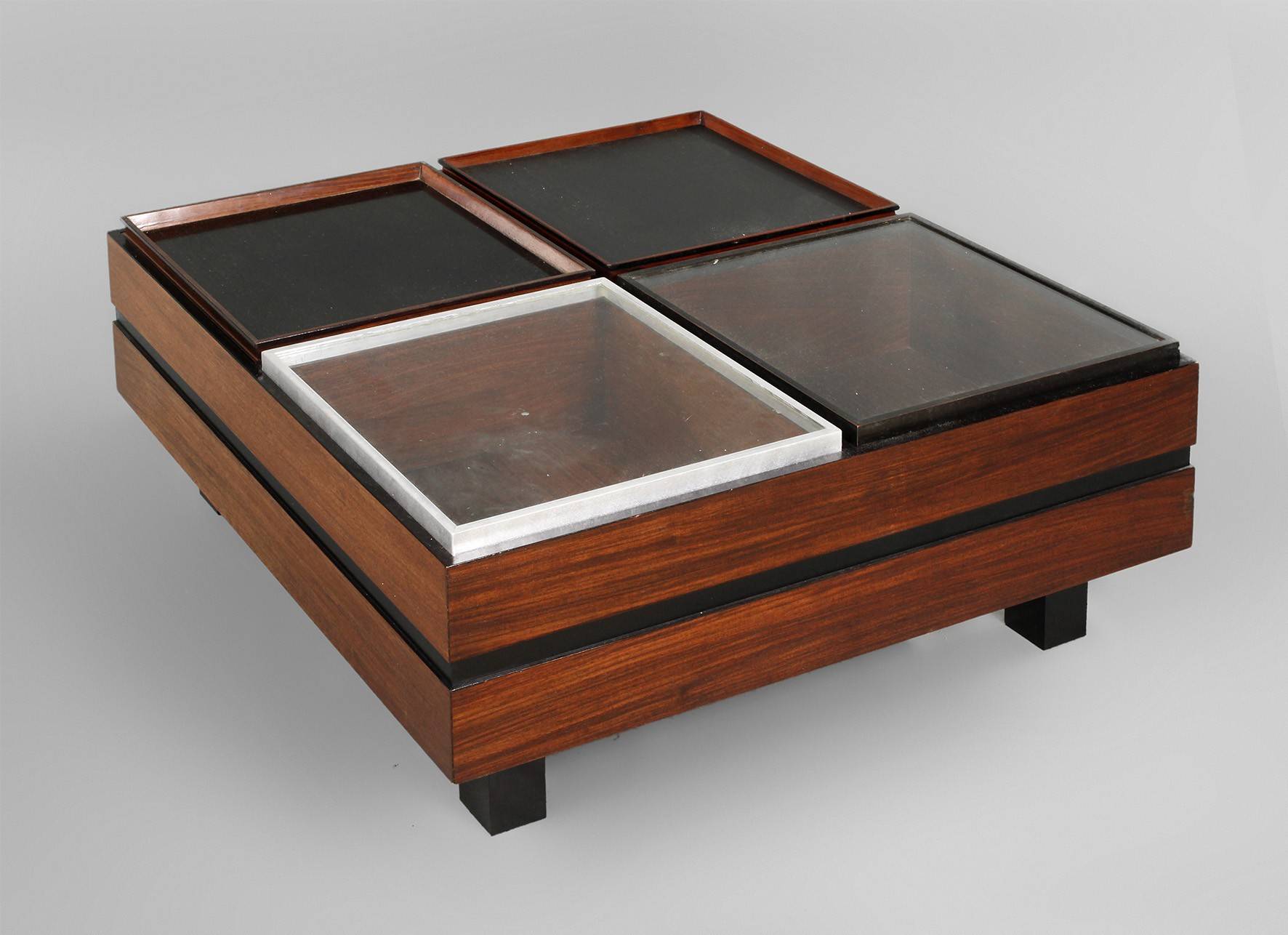 Ungewöhnlicher Couchtisch