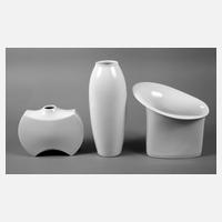 Drei Vasen Weißporzellan111