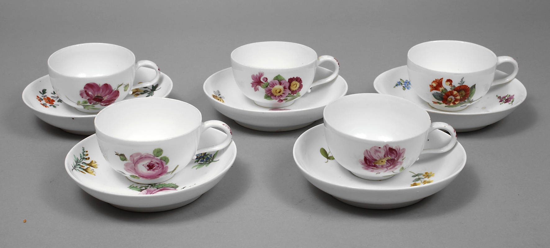 Meissen fünf Tassen mit UT Marcolinizeit