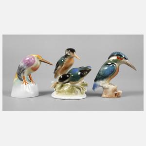 Drei Vogelfiguren