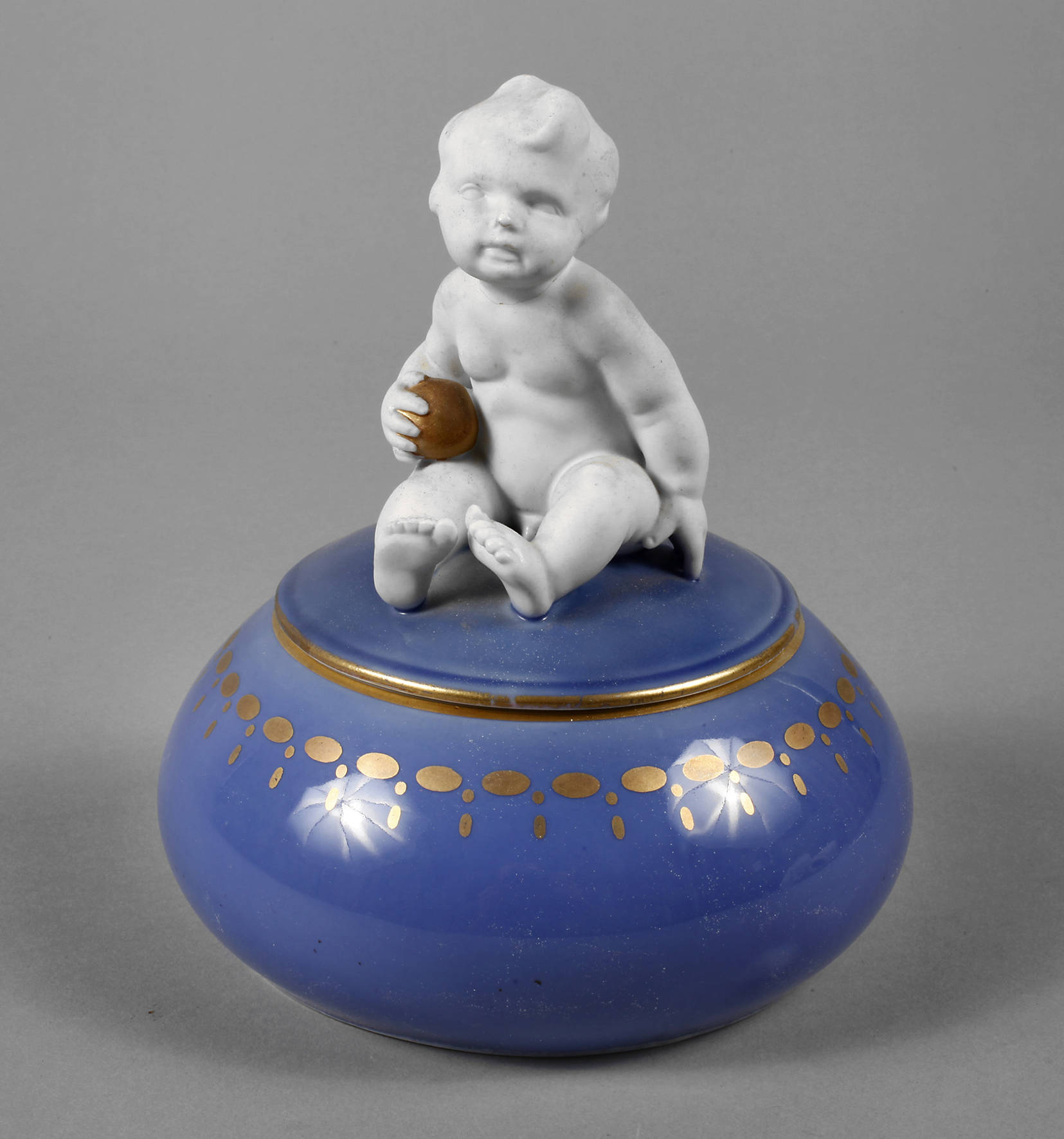 Fraureuth Deckeldose mit Putto