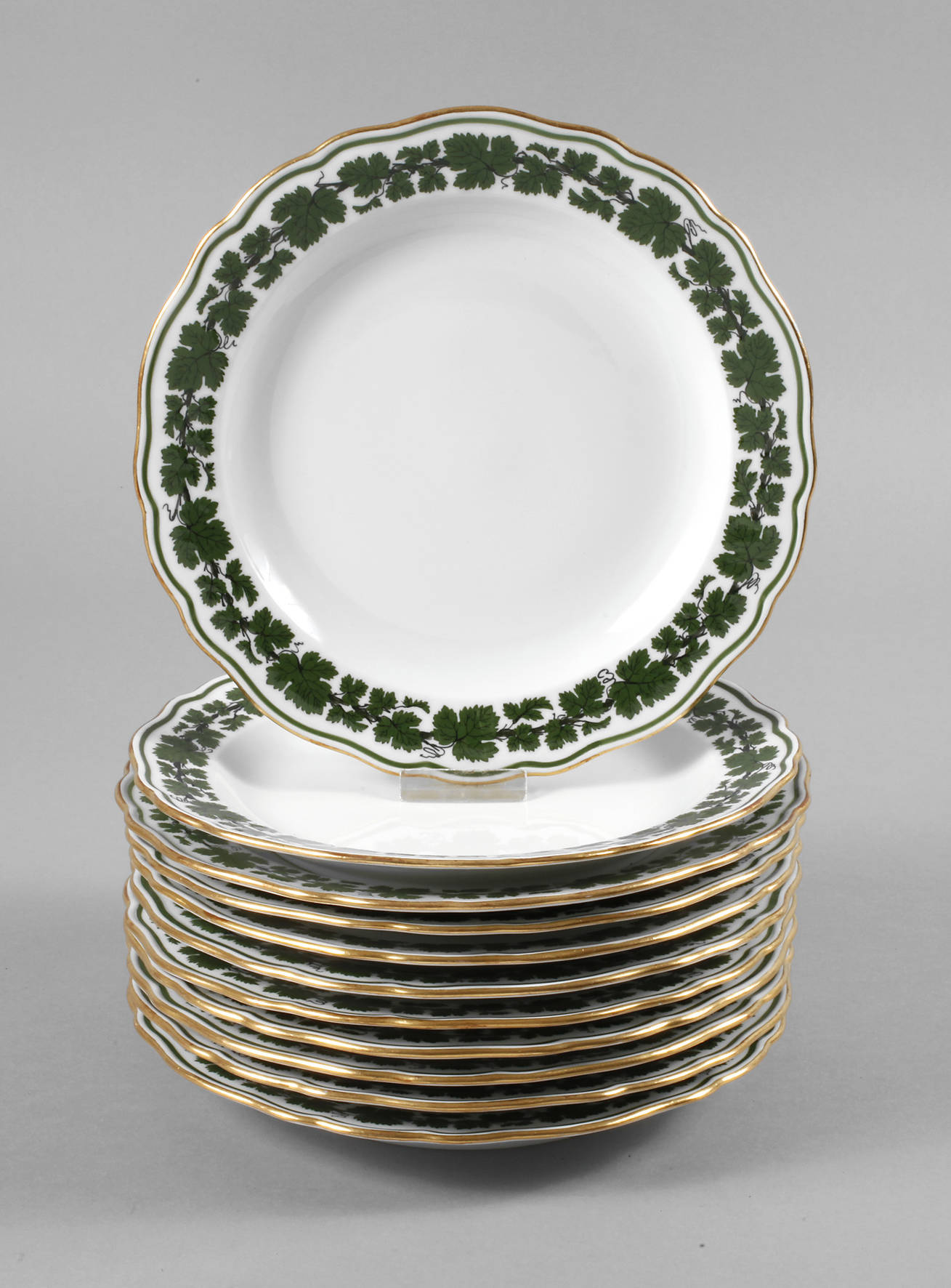 Meissen elf Abendbrotteller Weinlaubdekor