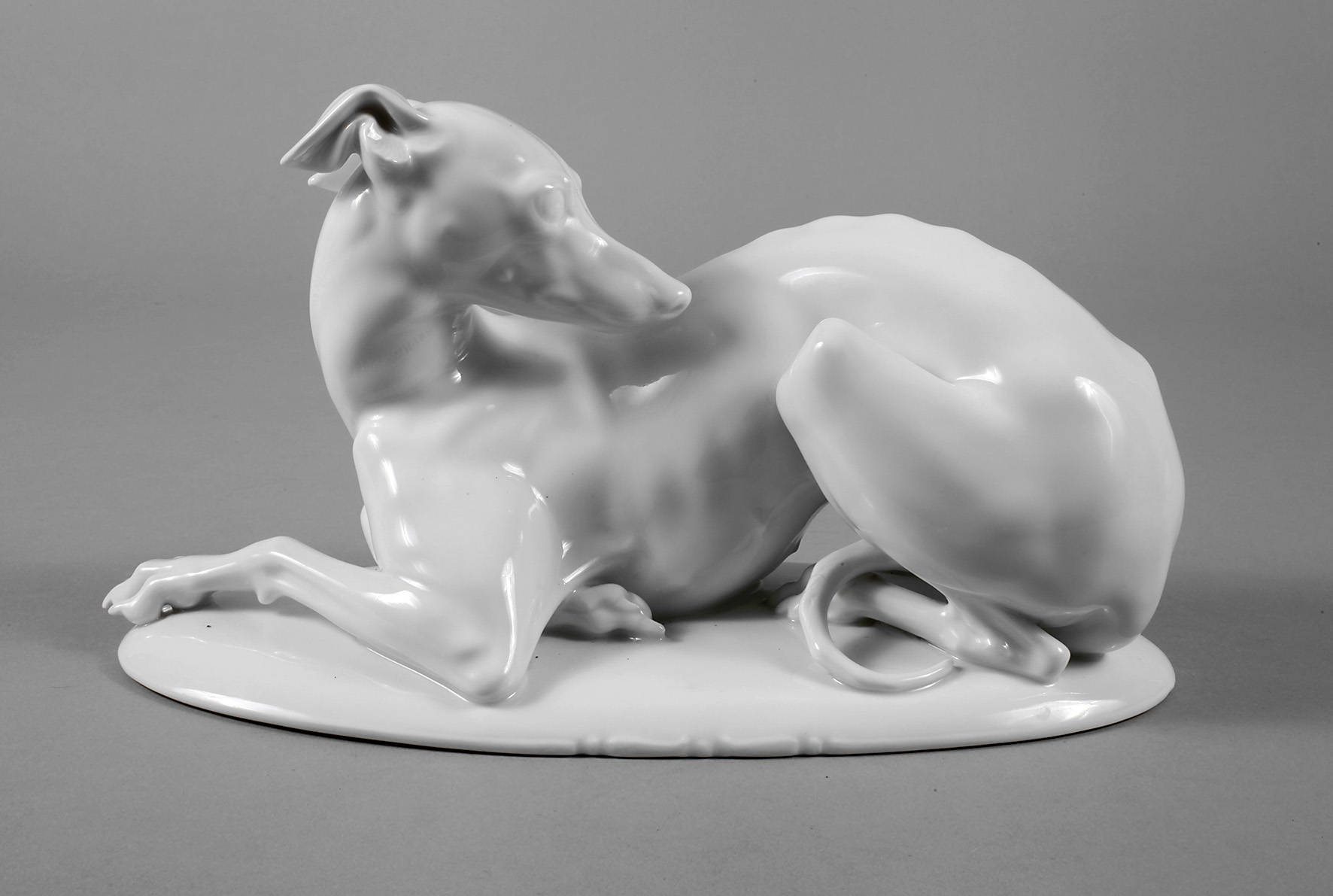 Rosenthal liegender Windhund