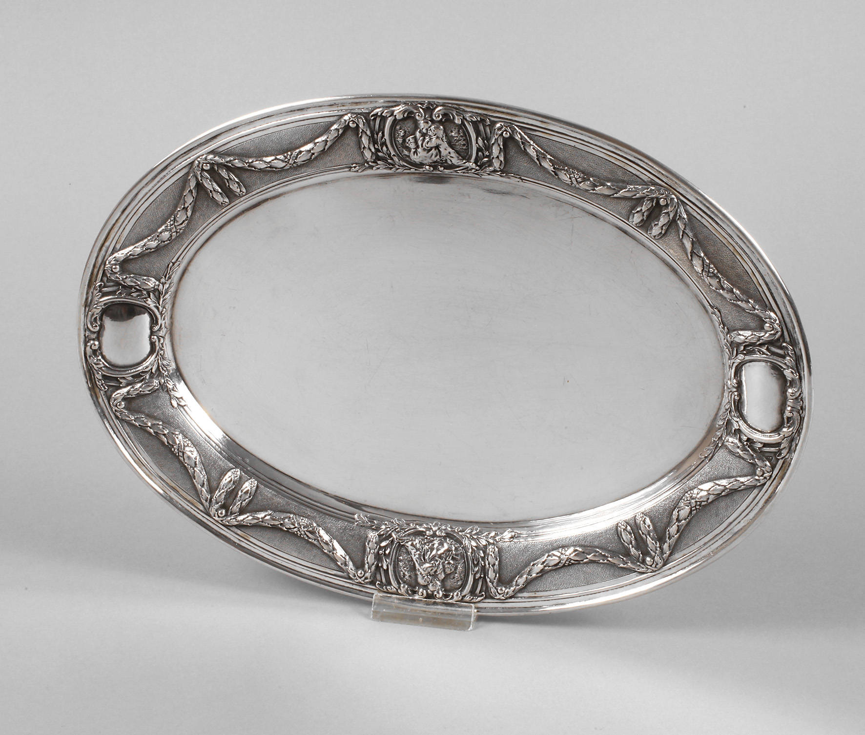 Klassizistisches Silbertablett
