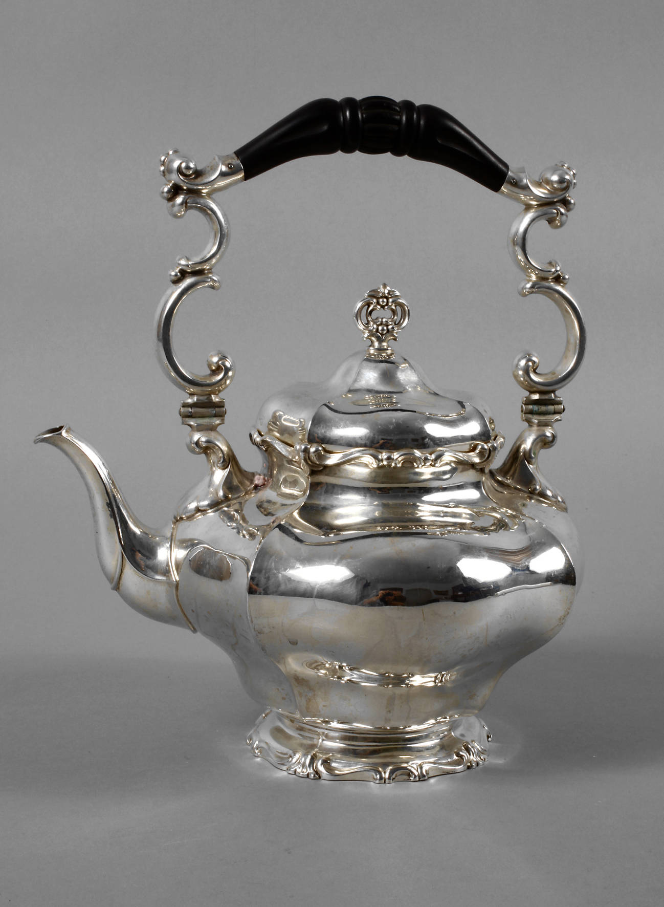 Große Silberkanne