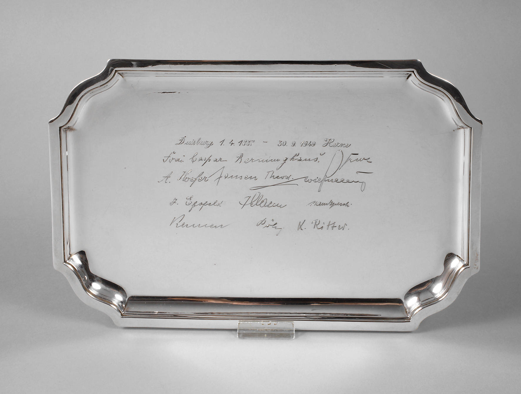 Silbertablett mit Widmung