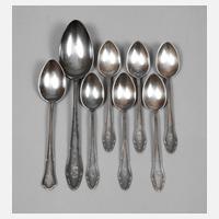 Acht Silberlöffel111