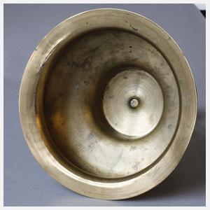 Zwei Glockenleuchter Hochbarock