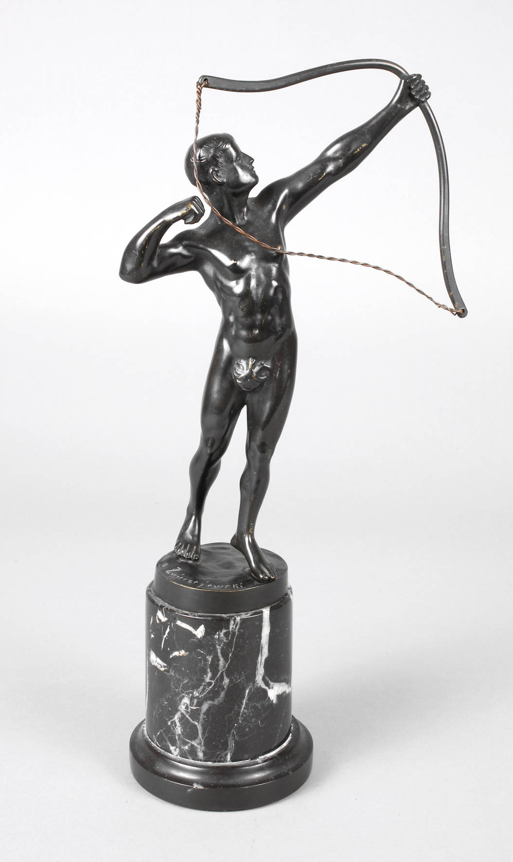 Zwierzejewski, Bogenschütze