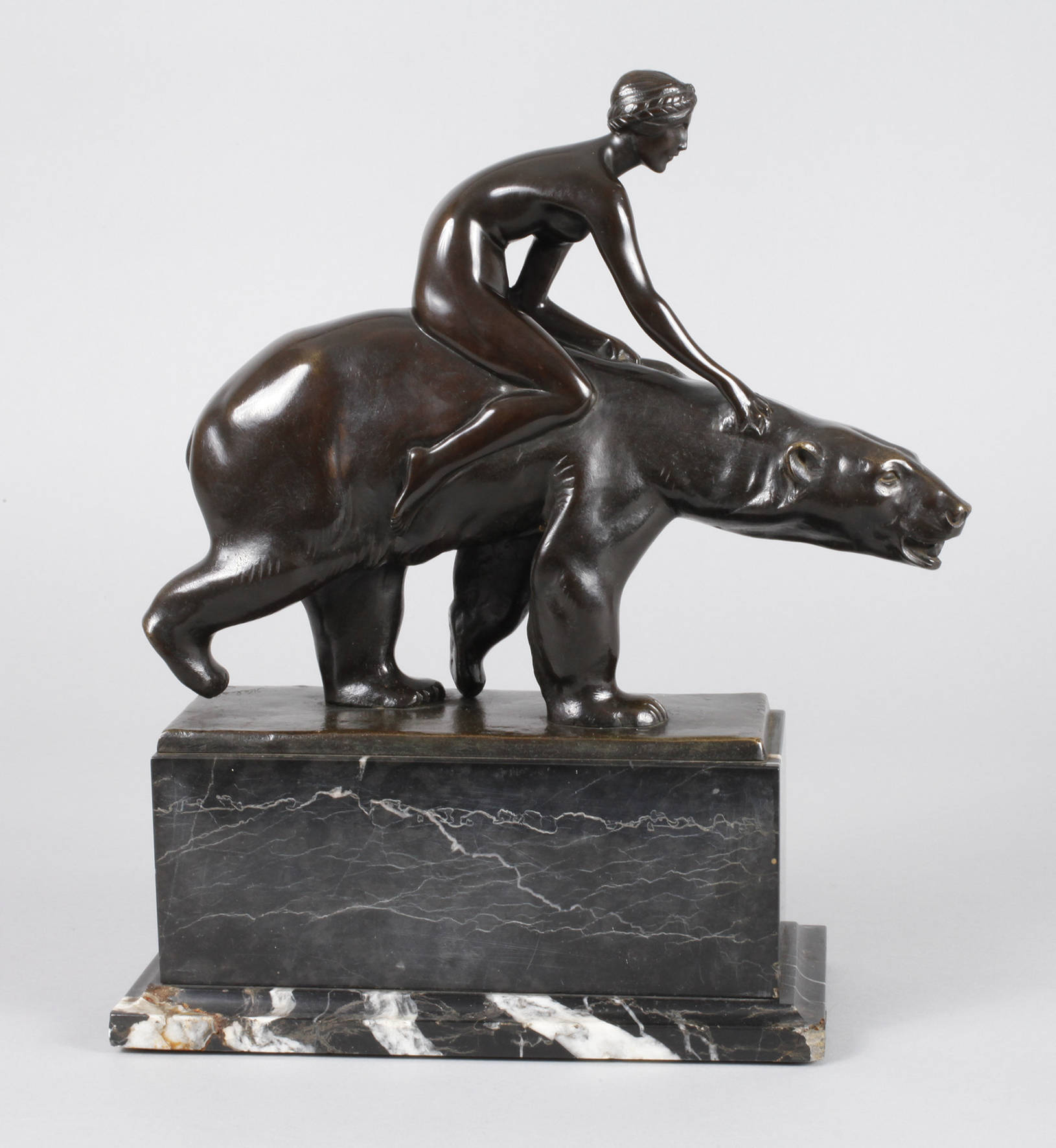 Berthold Nebel, Mädchenakt auf Eisbär