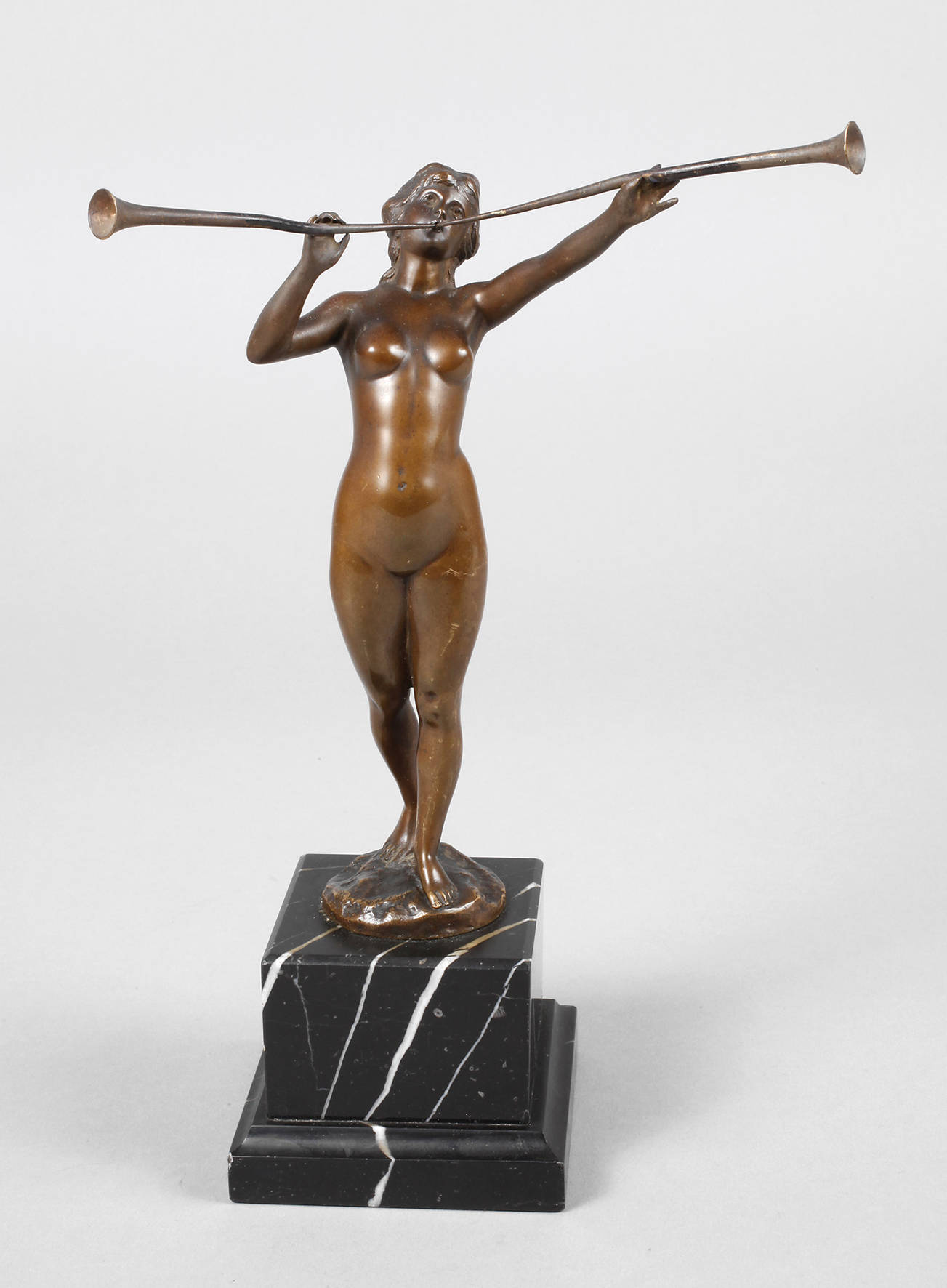 Paul Ludwig Kowalczewski, Fanfarenbläserin