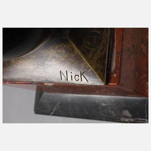 Amor auf einer Kugel