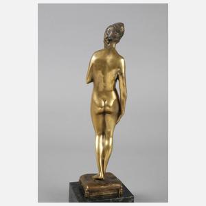 Carl Kauba, stehender weiblicher Akt