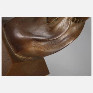 Stehender Mädchenakt