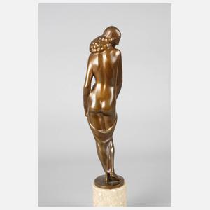 Wenzel, stehender Mädchenakt