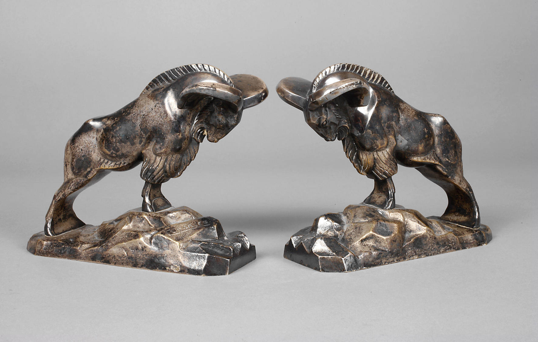 Charles Charles, Paar Buchstützen Widder