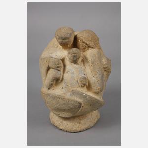 Moderne Figurengruppe junge Familie