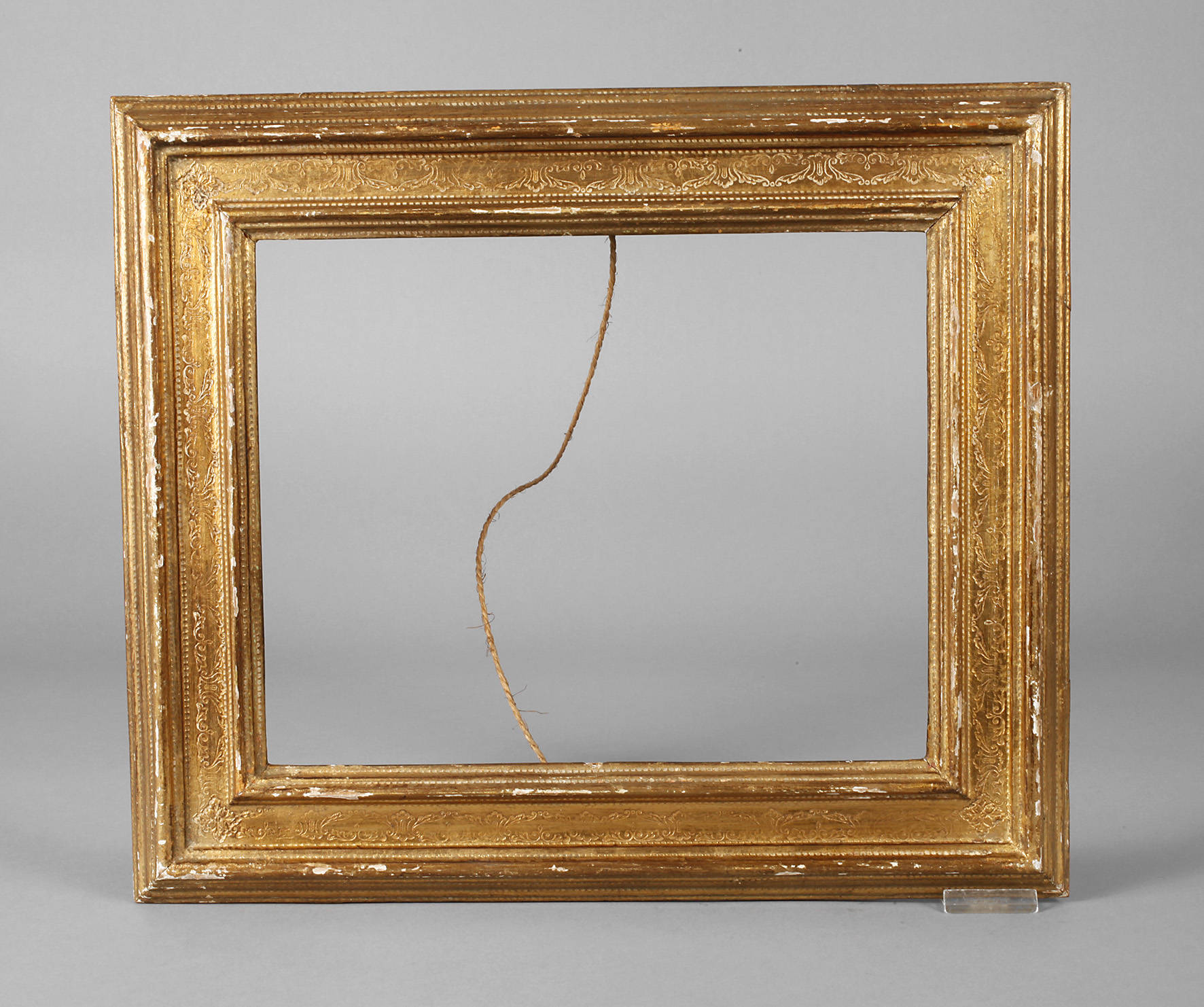 Vergoldeter, gepunzter Rahmen um 1910