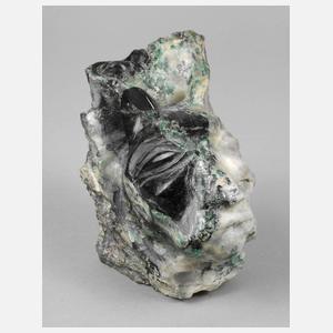 Pumakopf aus Smaragdgestein