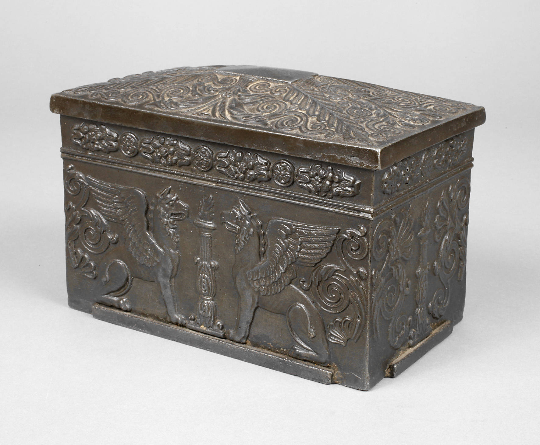 Eisenschatulle Aux Griffons