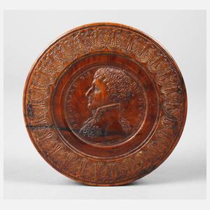 Feine geschnitzte Deckeldose