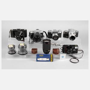 Konvolut Fotoapparate und Zubehör