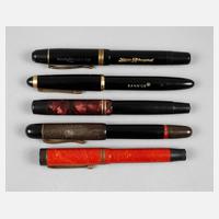 Fünf Schreibgeräte111