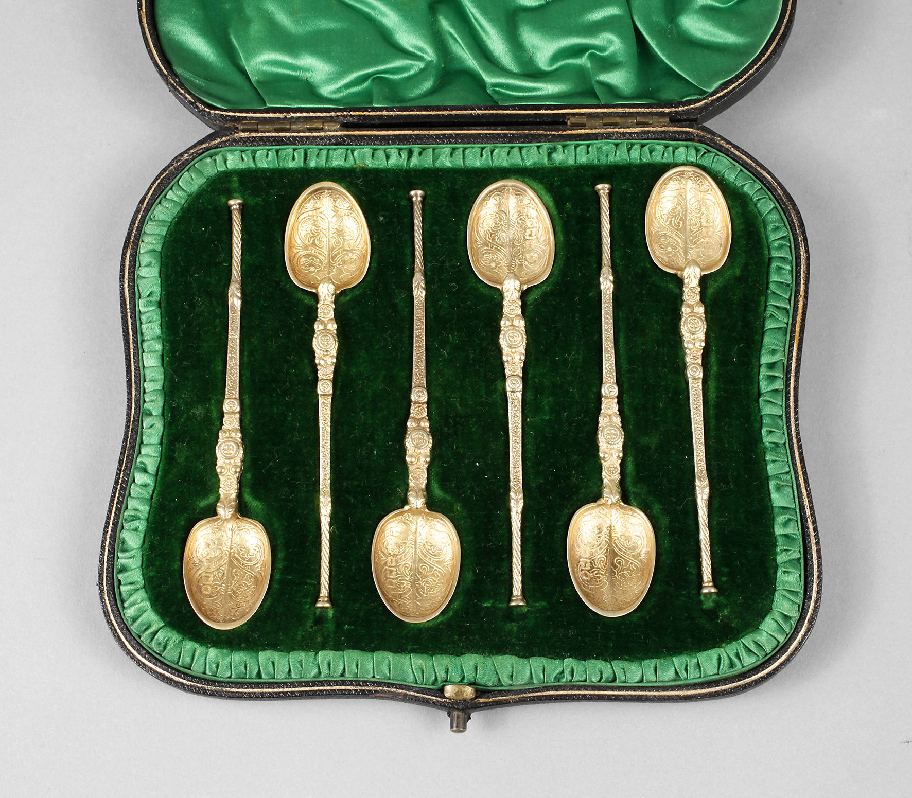 Sechs Kaffeelöffel im Etui