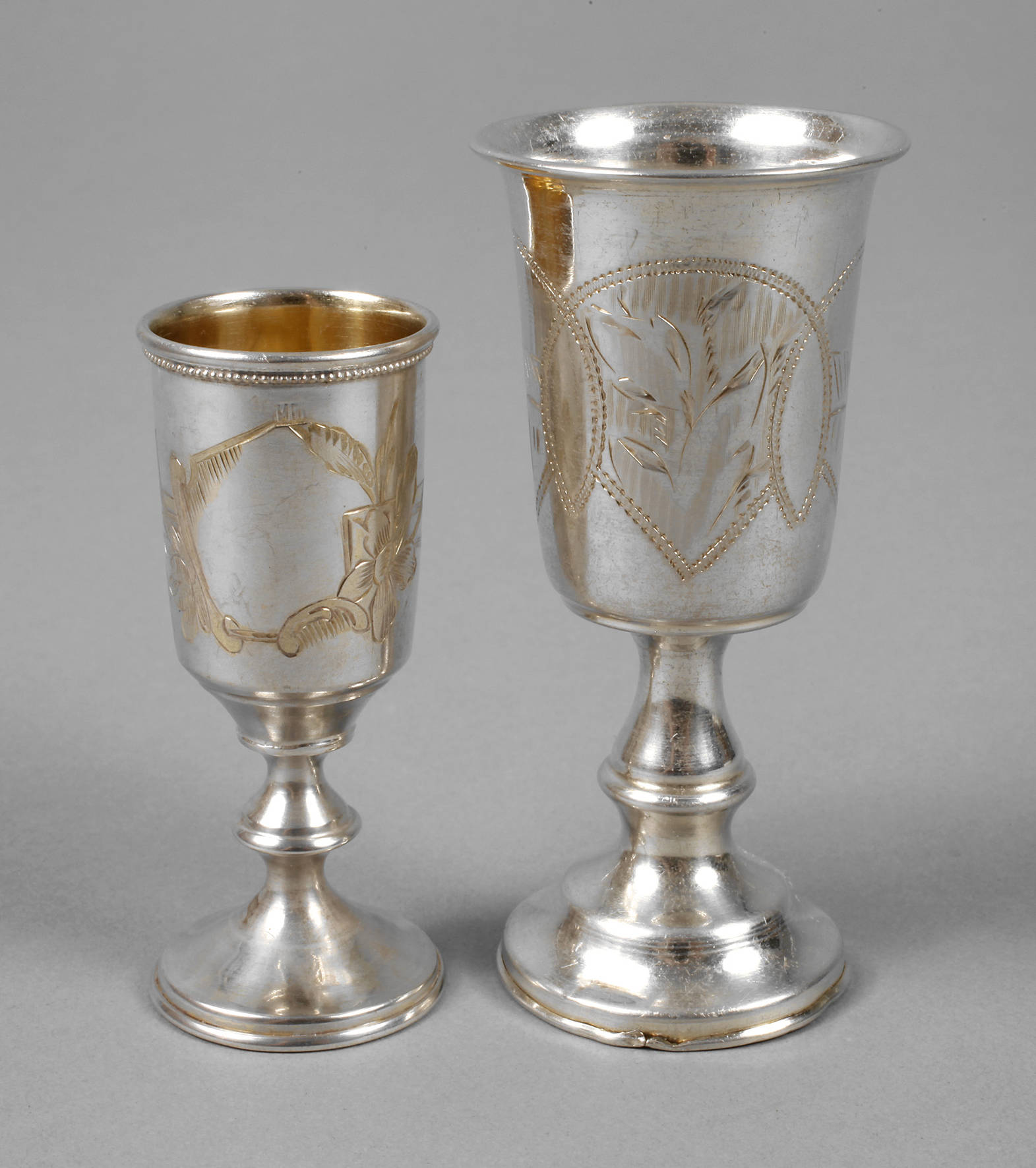 Russland zwei kleine Wodkabecher