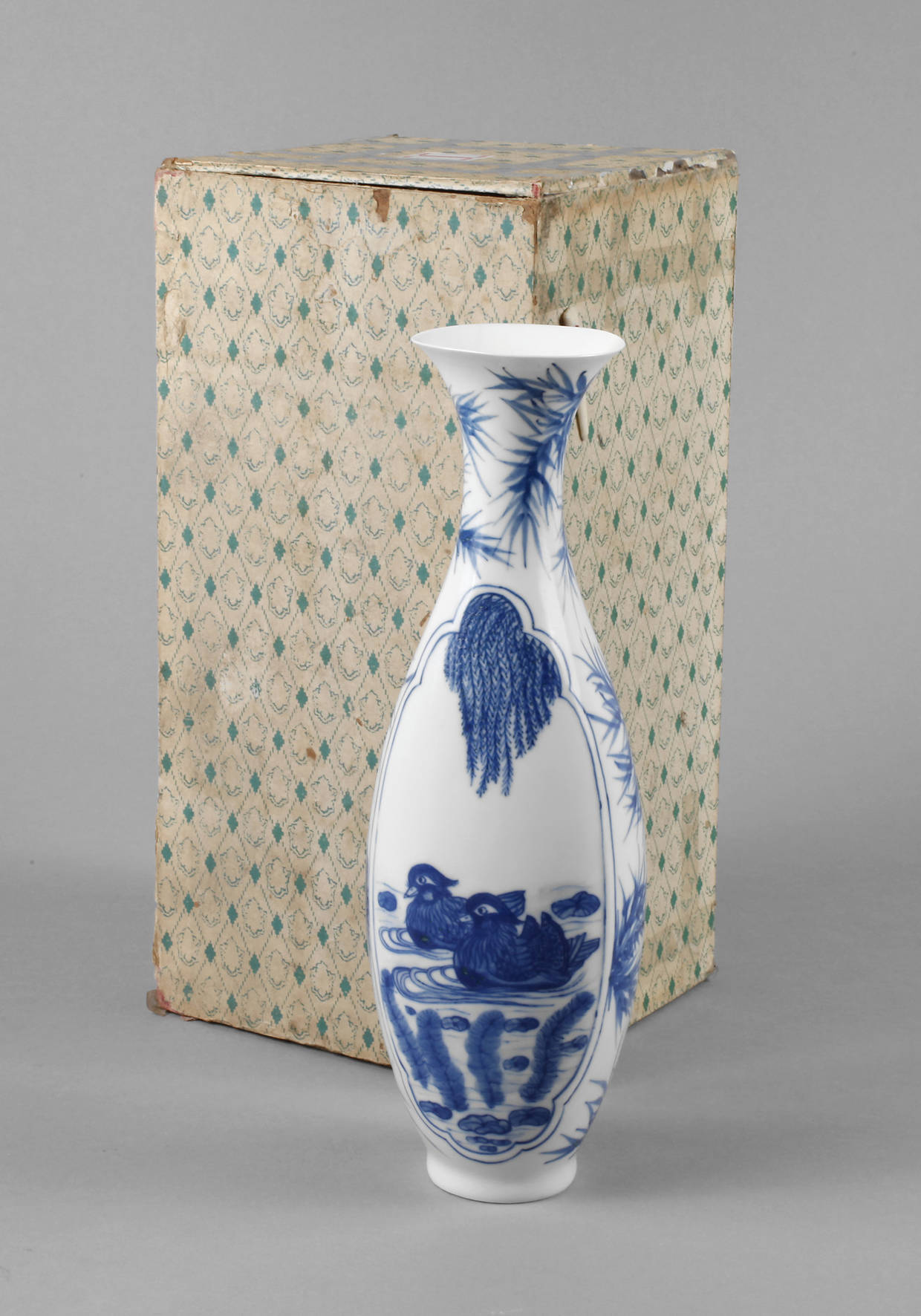 Vase China