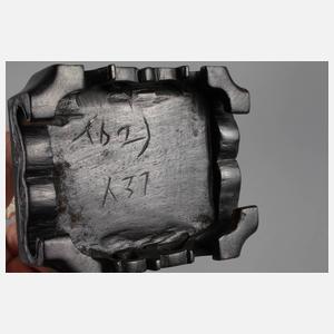 Figürliche Elfenbeinschnitzerei