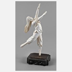 Figürliche Elfenbeinschnitzerei