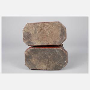 Paar geschnitzte Wächterlöwen