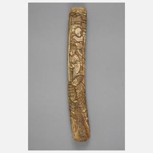 Tanto figürlich verziert aus Bein