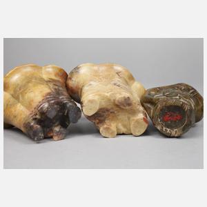 Drei Specksteinschnitzereien