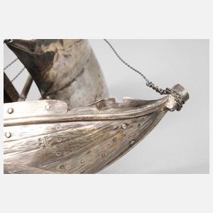 Modell einer Dschunke