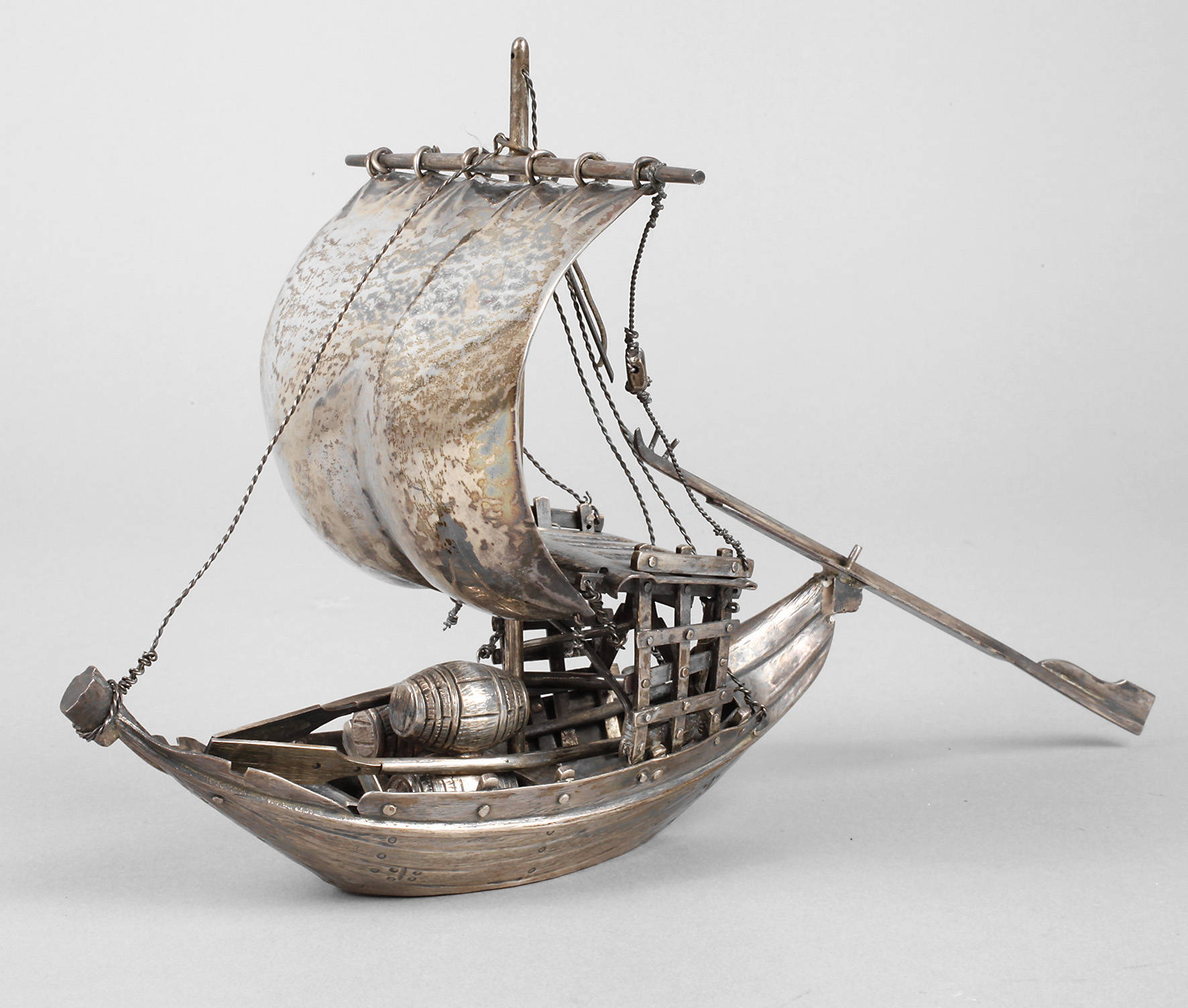 Modell einer Dschunke