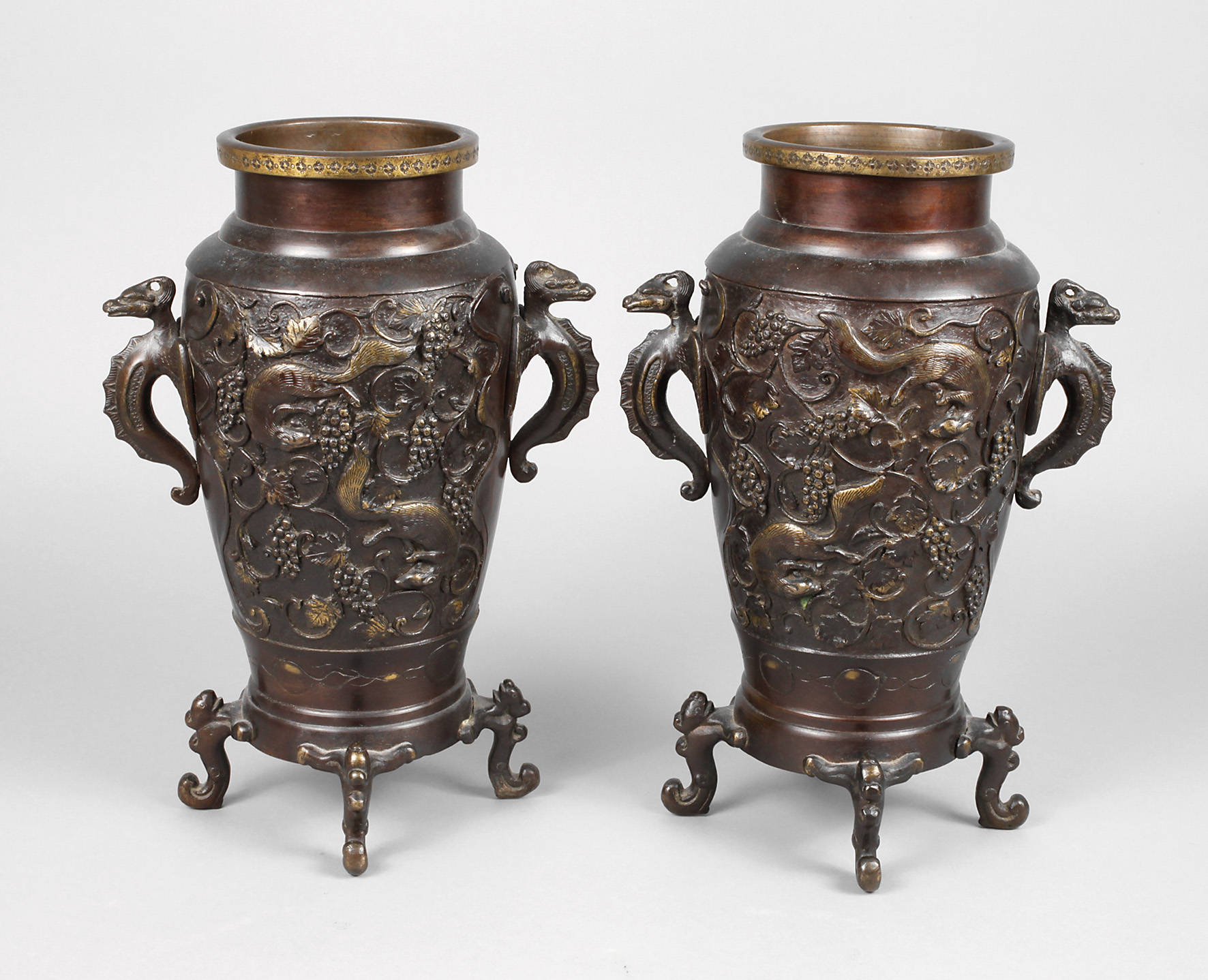 Paar Bronzevasen