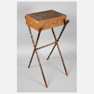 Kleiner Nähtisch China