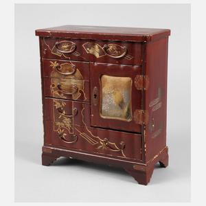 Kleines Lackschränkchen