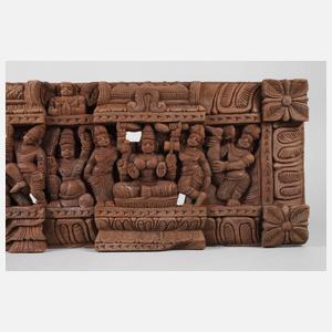 Geschnitzte Reliefplatte