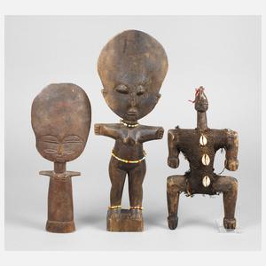 Drei afrikanische Holzfiguren