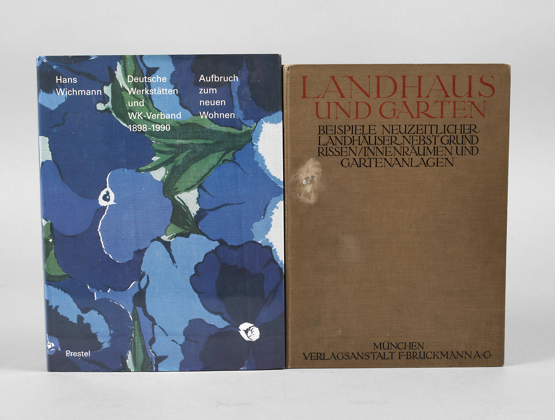 Zwei Fachbücher Innendekoration und Wohndesign