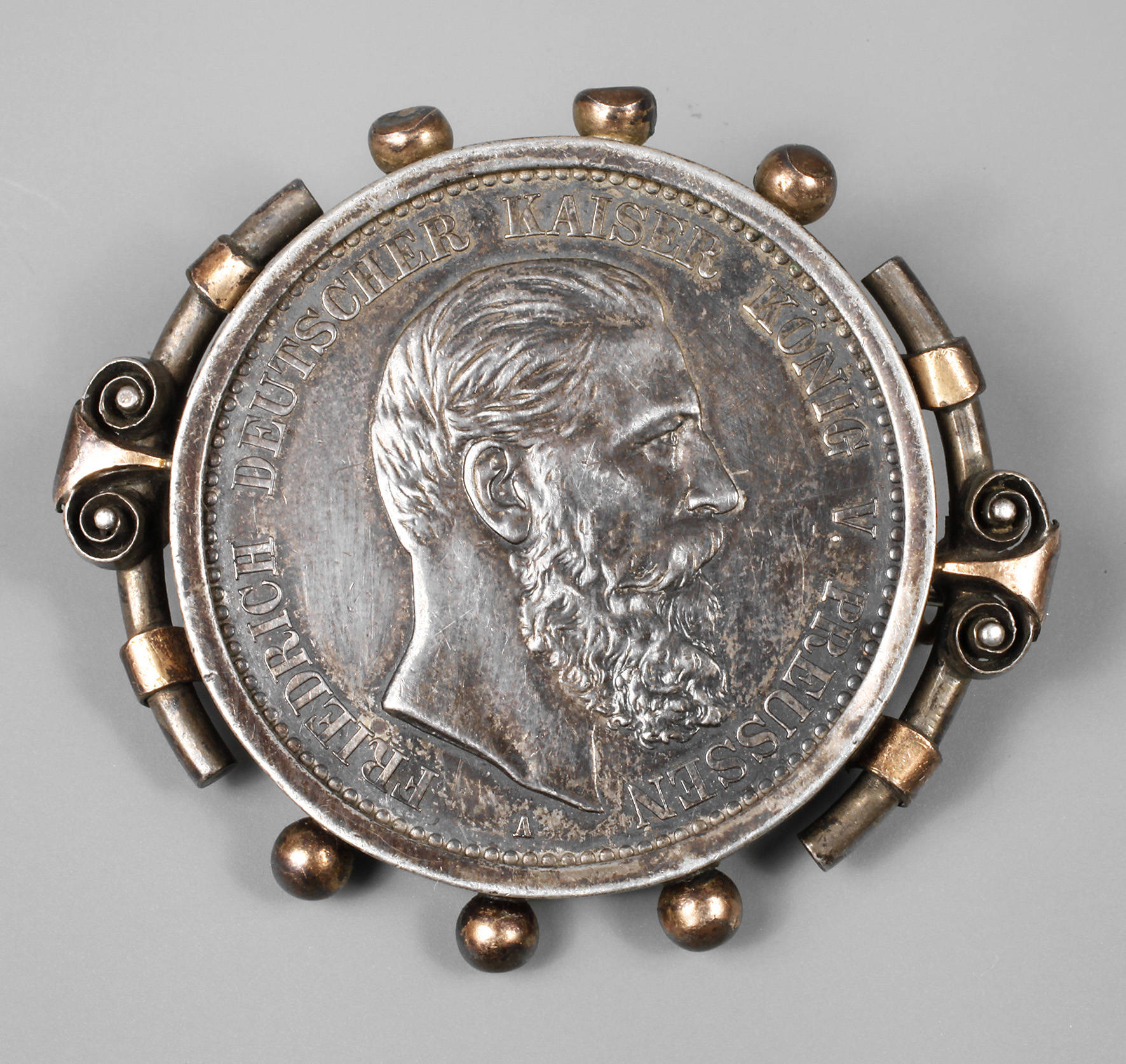 Münz-Brosche Friedrich III.