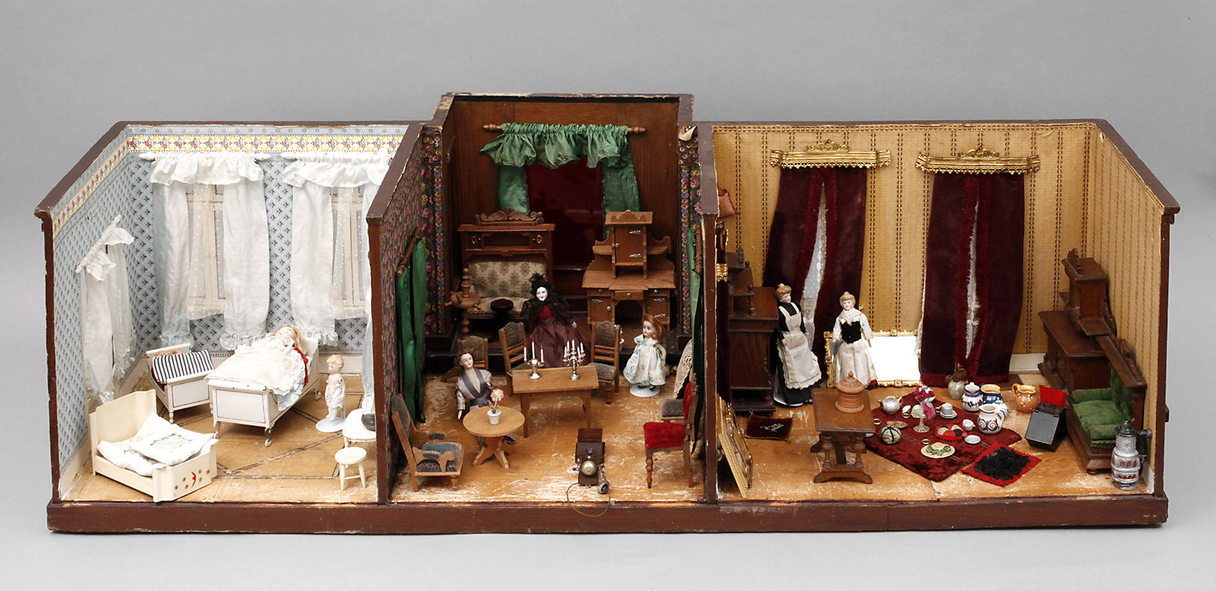 Große Puppenstube mit Zubehör