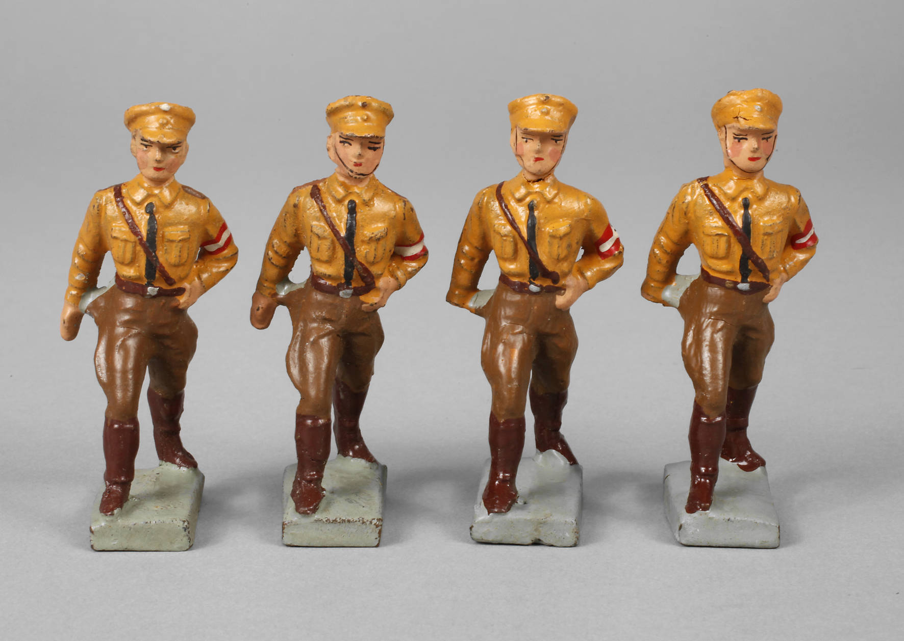 Lineol vier Massefiguren Parteiparade