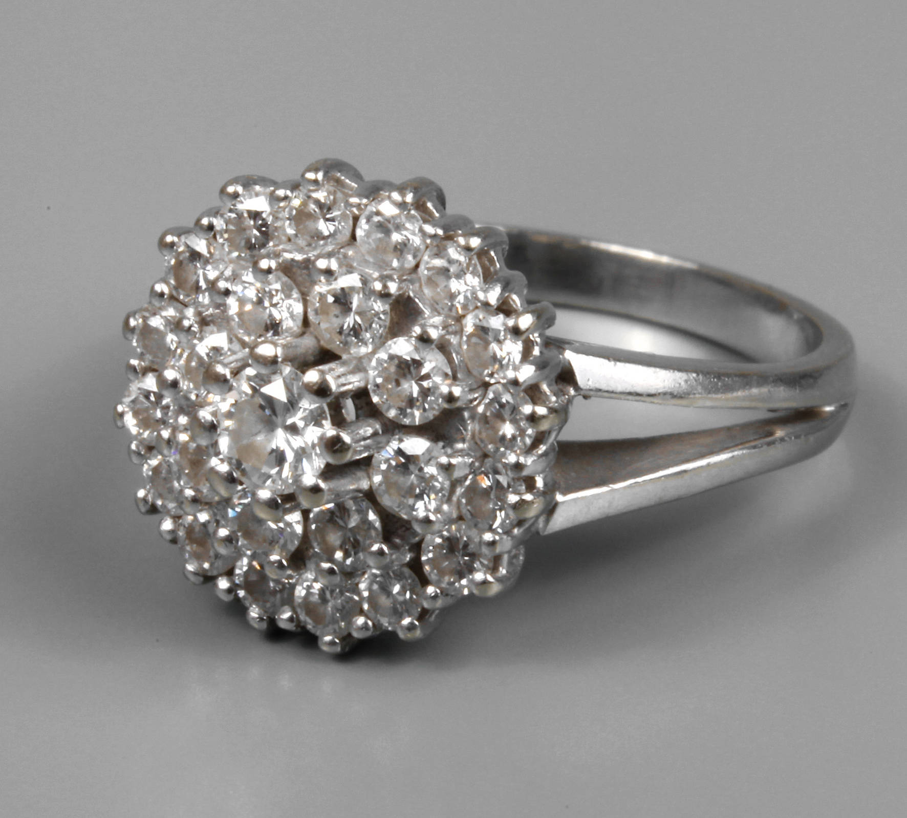 Damenring mit Brillantbesatz ca. 1 ct